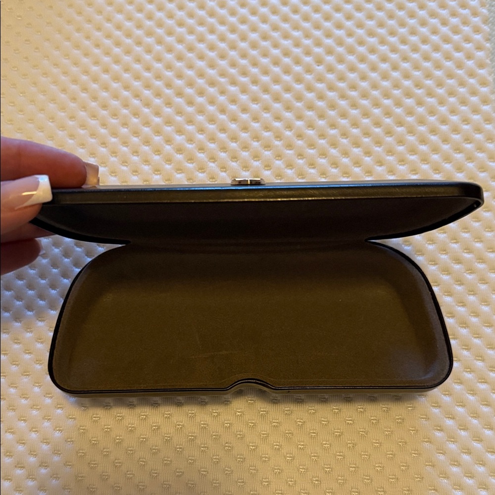American Optical Vintage Logo Black Sunglasses Case - Picture 5 of 7